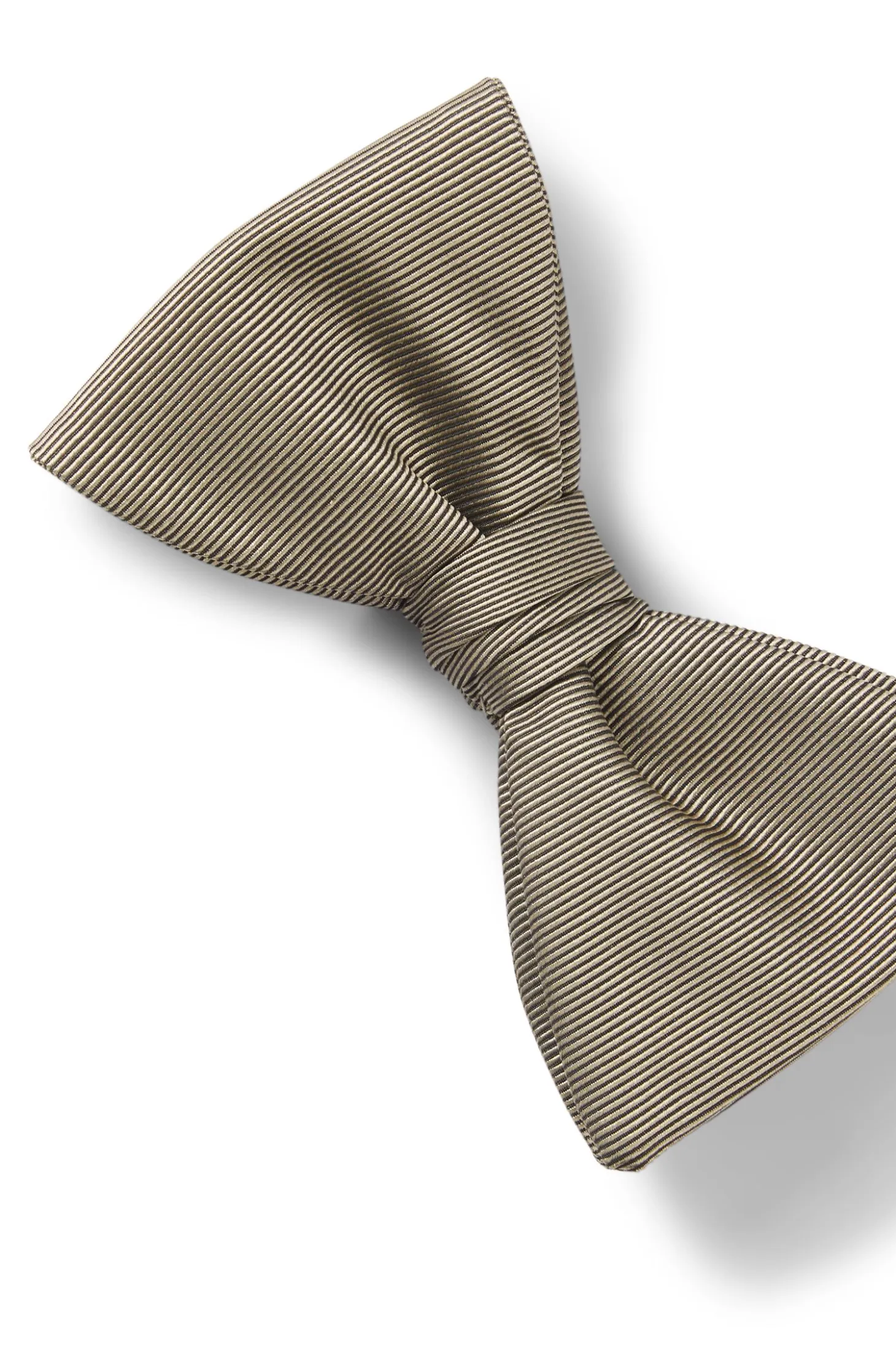 Pre-tied bow tie in a silk blend