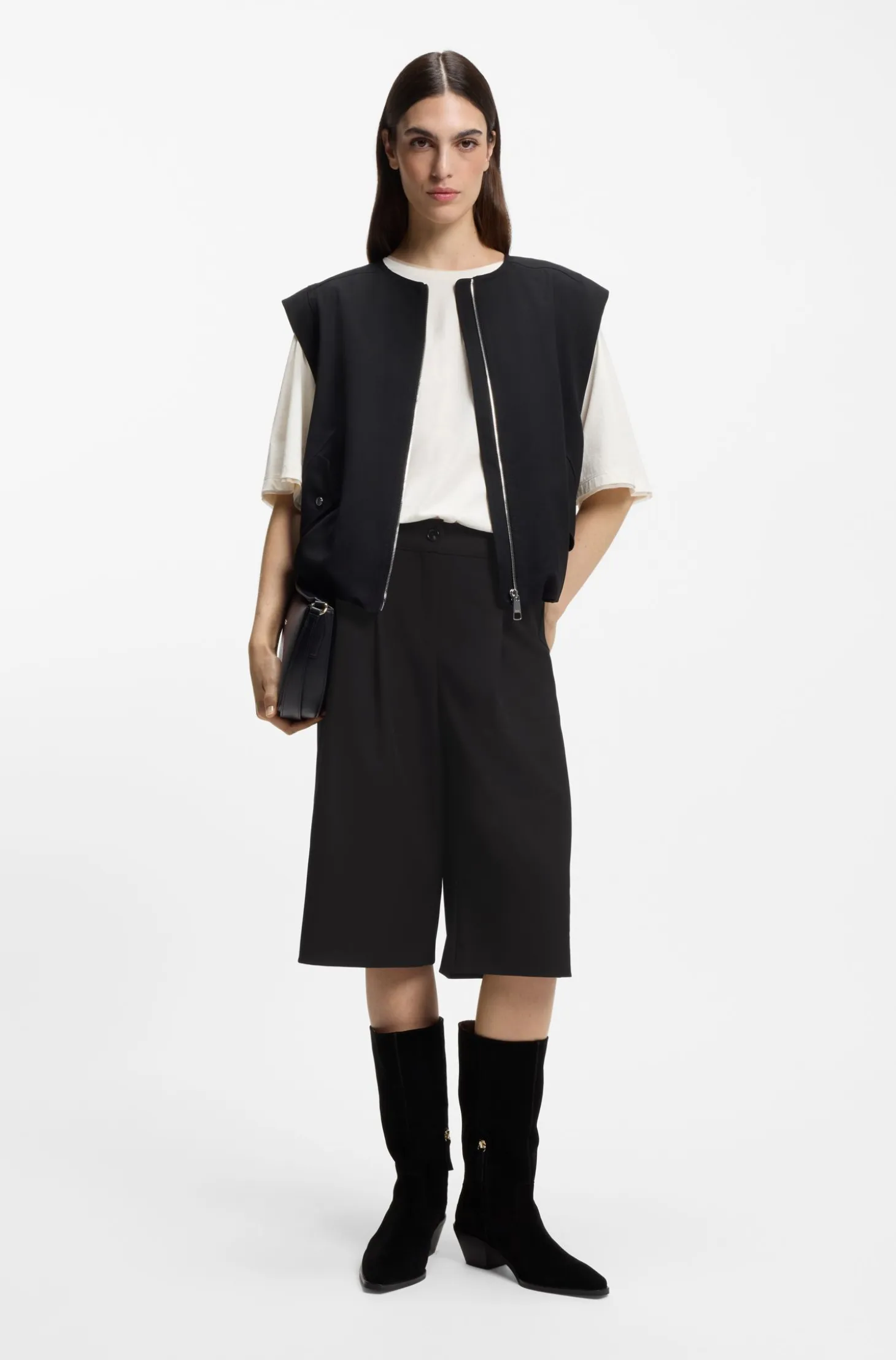 Regular-fit Bermuda trousers with flared leg