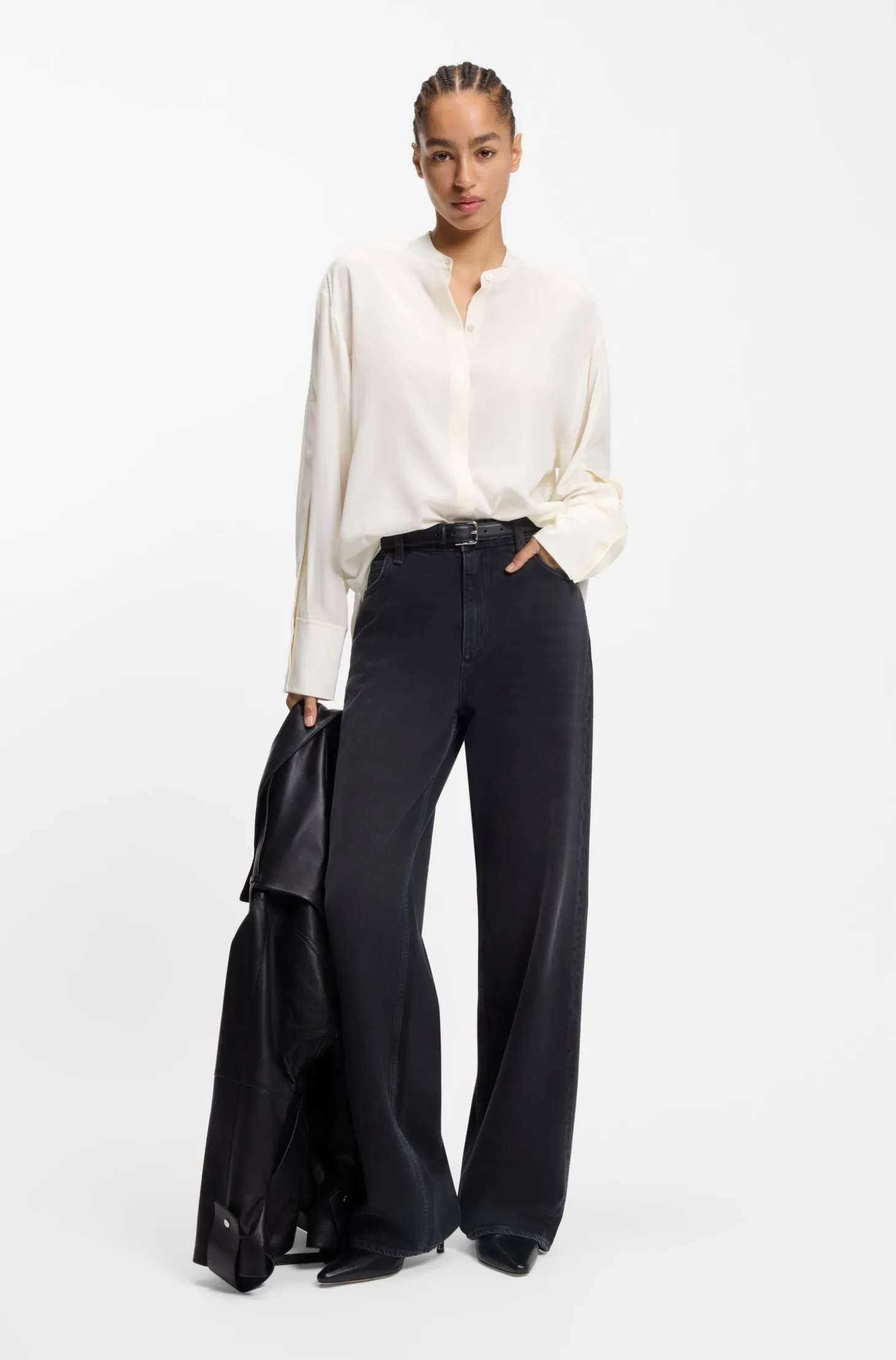 Regular-fit blouse in sandwashed silk with adjustable cuffs