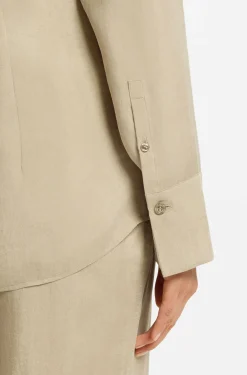 Regular-fit blouse with concealed closure