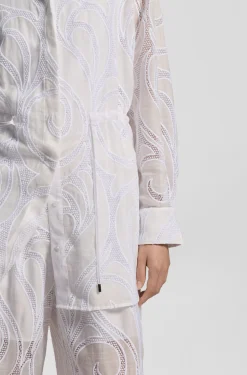 Regular-fit blouse with embroidered flowers