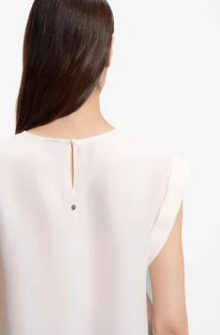 Regular-fit blouse with rear keyhole closure