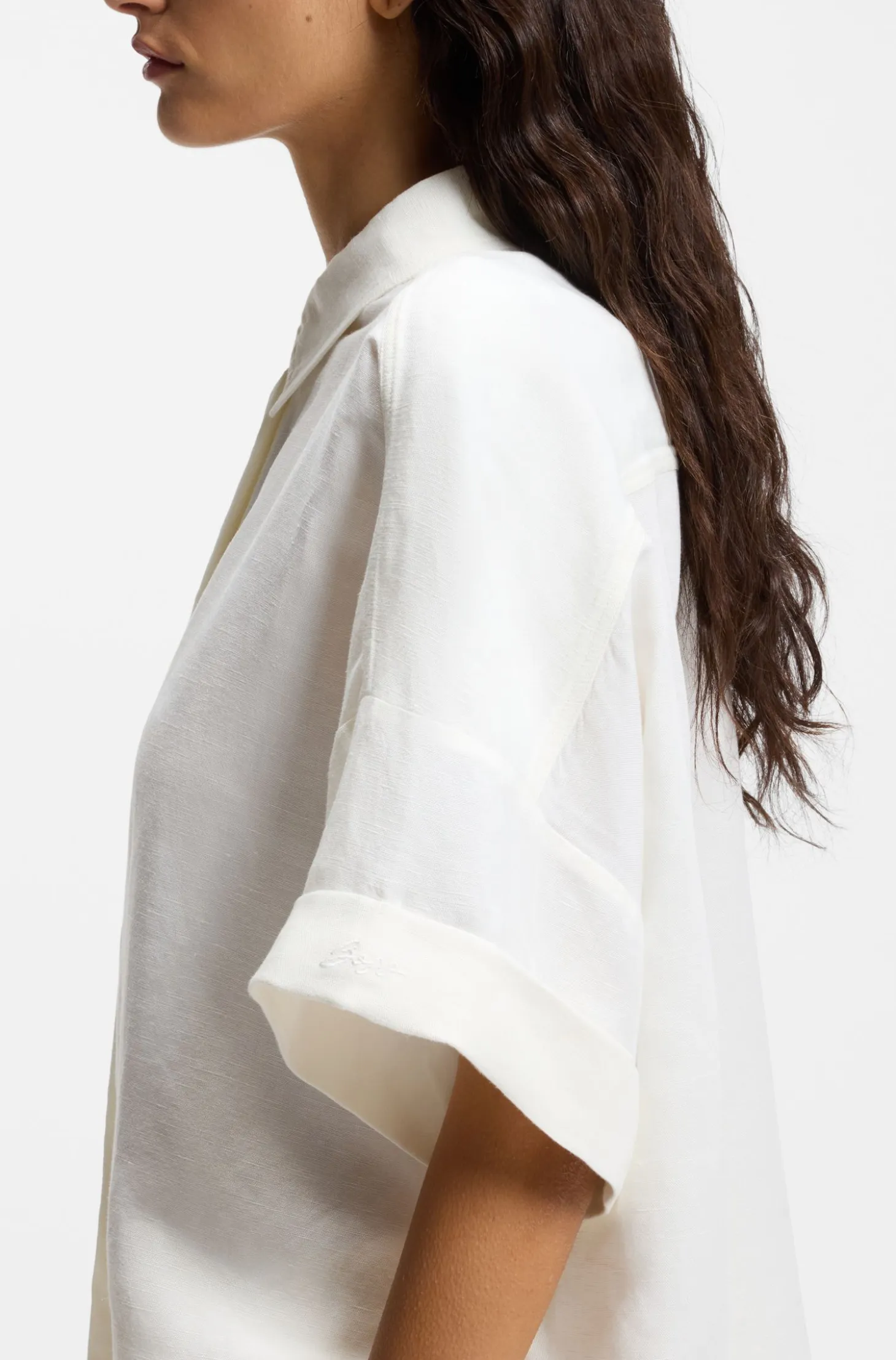 Regular-fit blouse with rolled cuffs
