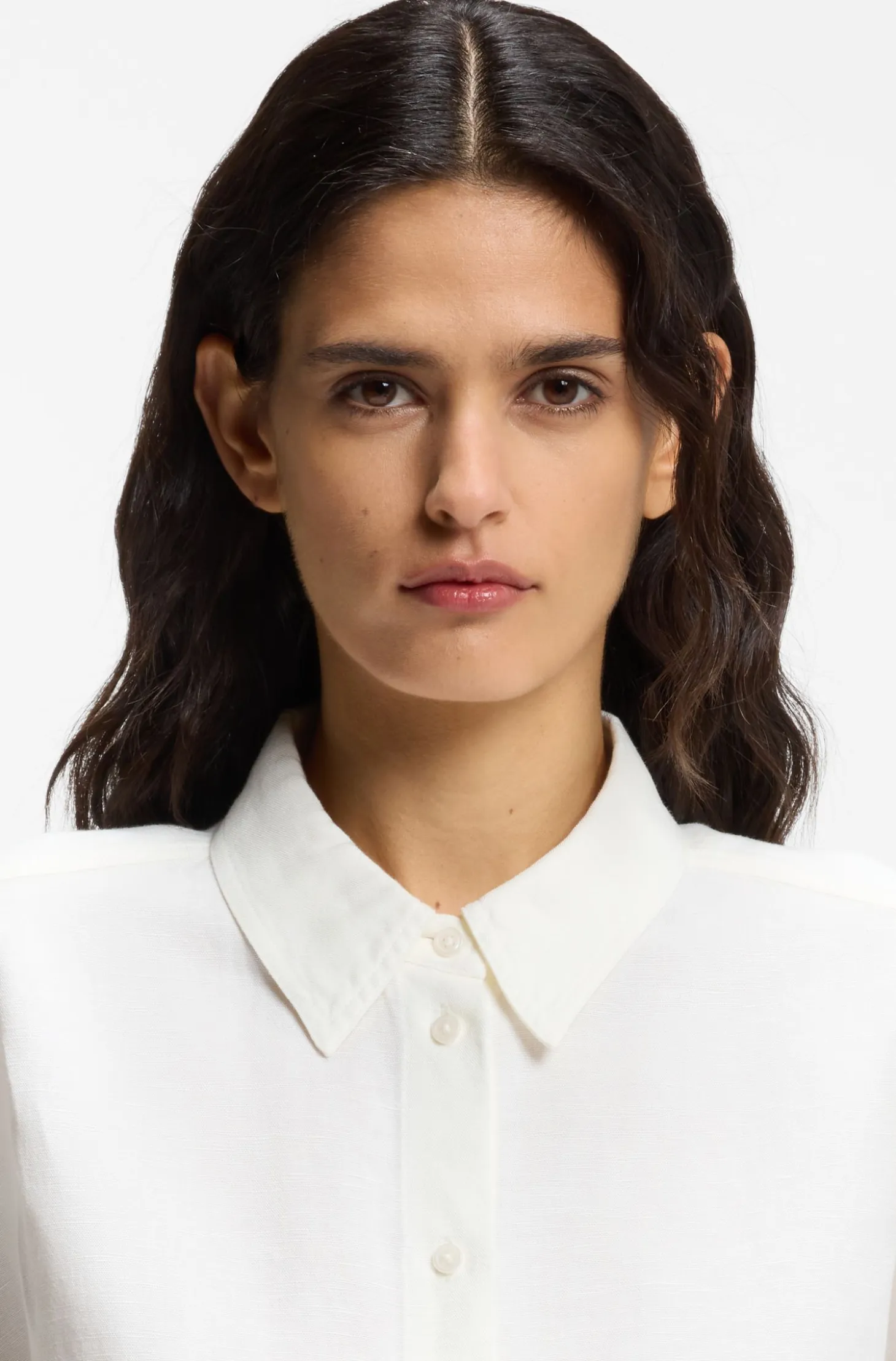 Regular-fit blouse with rolled cuffs