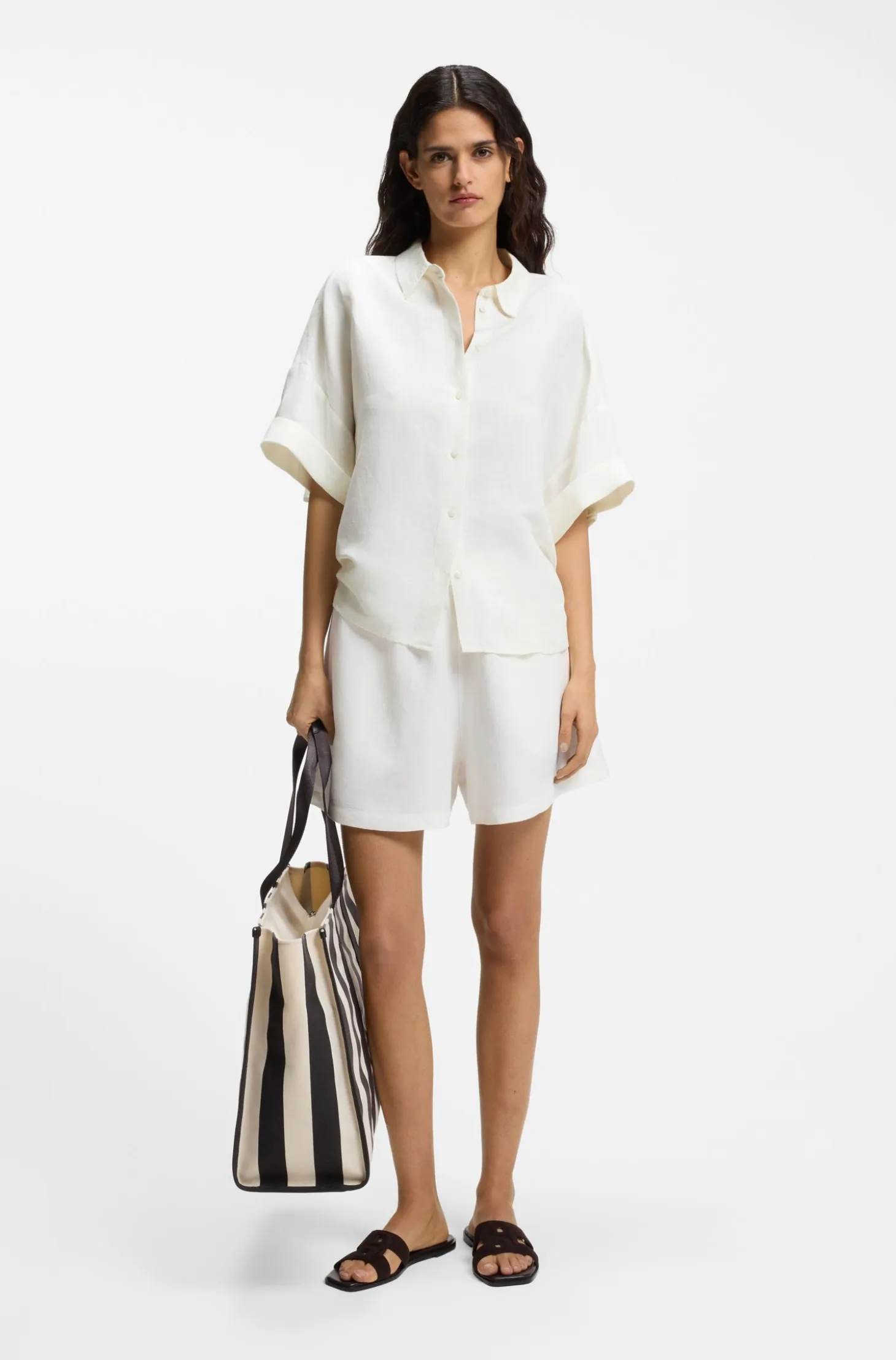 Regular-fit blouse with rolled cuffs