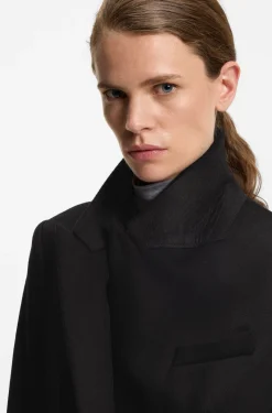 Regular-fit coat in wool with peak lapels