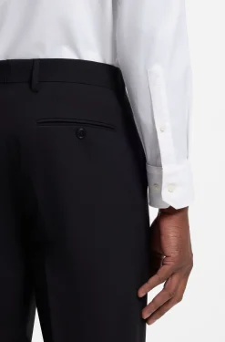 Regular-fit shirt in performance-stretch twill