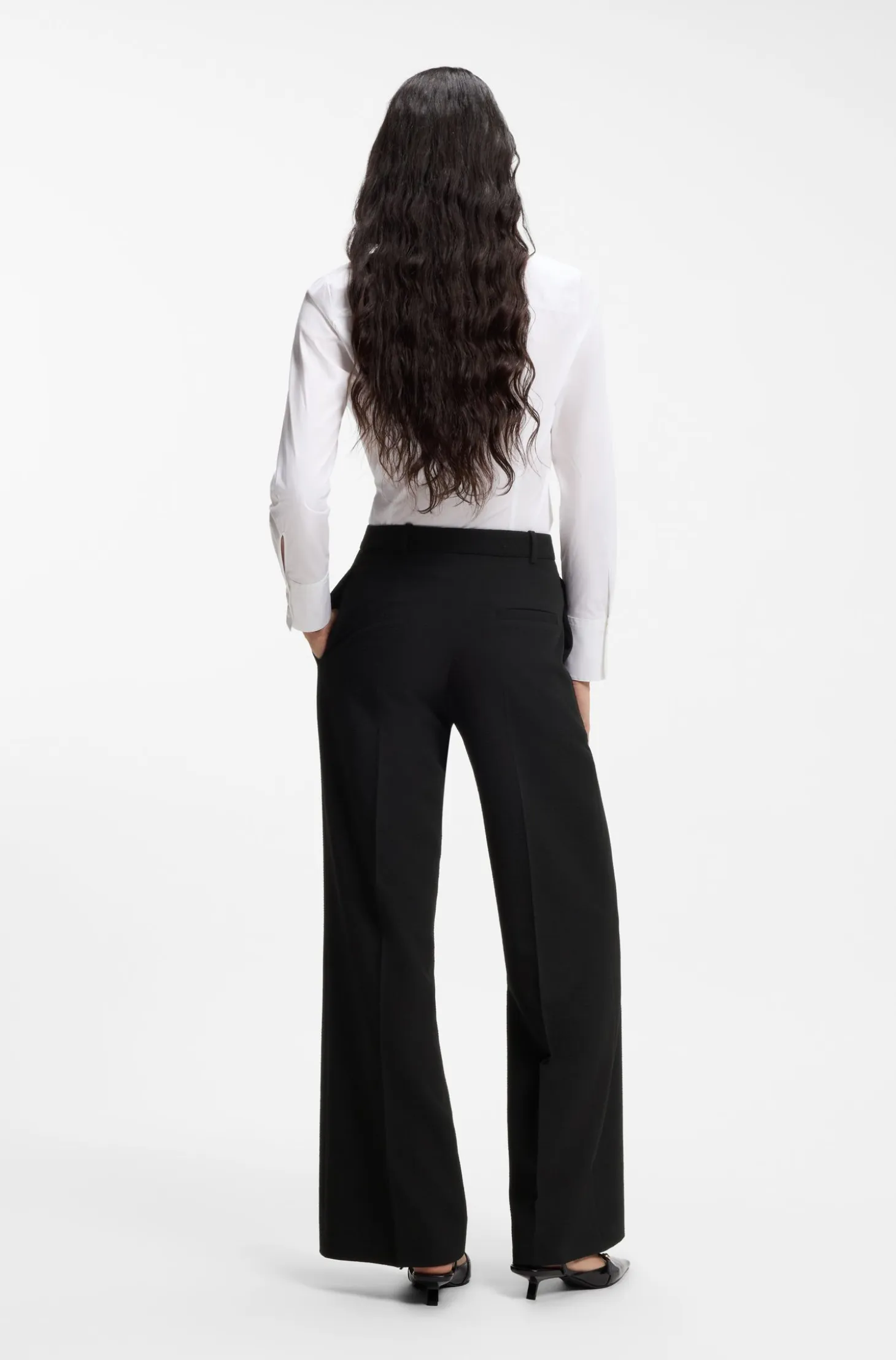 Regular-fit trousers in stretch seersucker