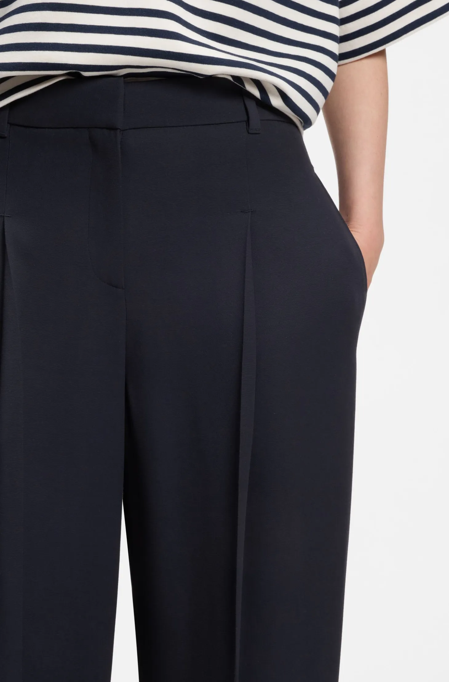 Regular-fit trousers with an extra-long leg