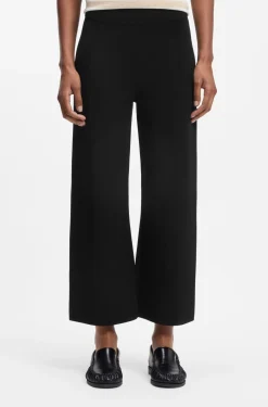 Regular-fit trousers with knitted darts