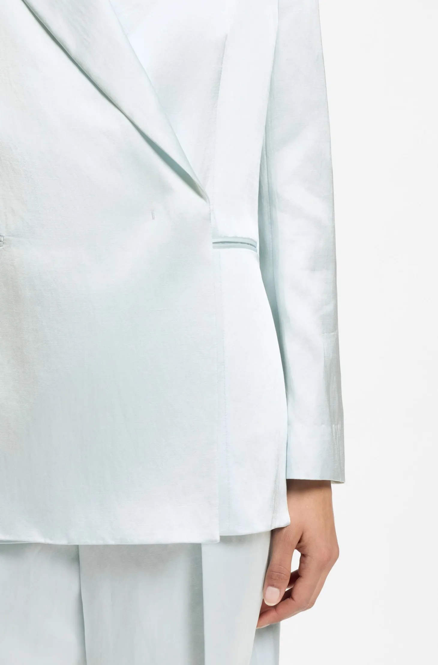 Relaxed-fit blazer in sateen with concealed closure