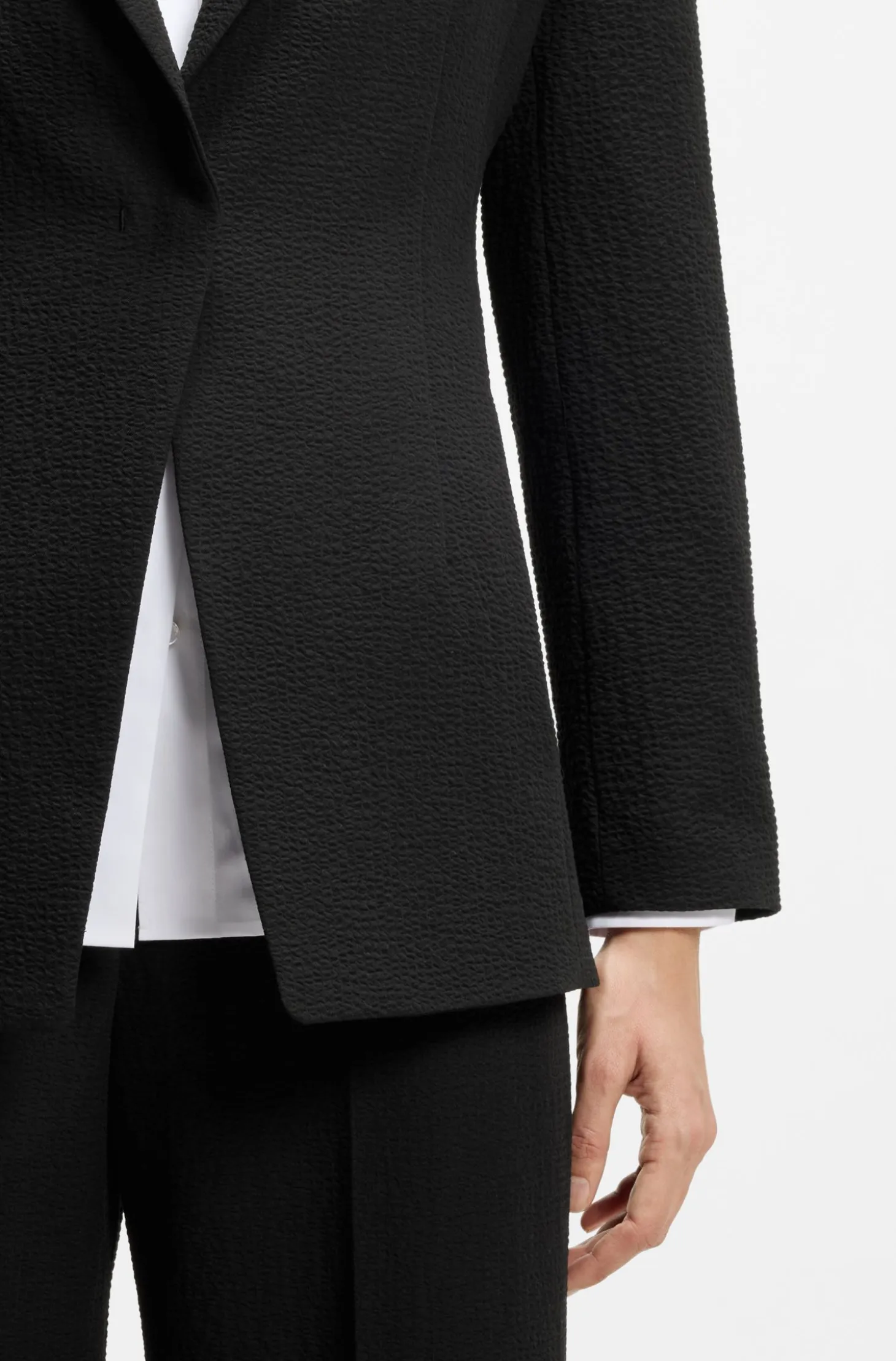Relaxed-fit blazer in seersucker with chain belt