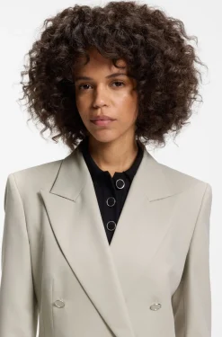 Relaxed-fit blazer with double-breasted closure