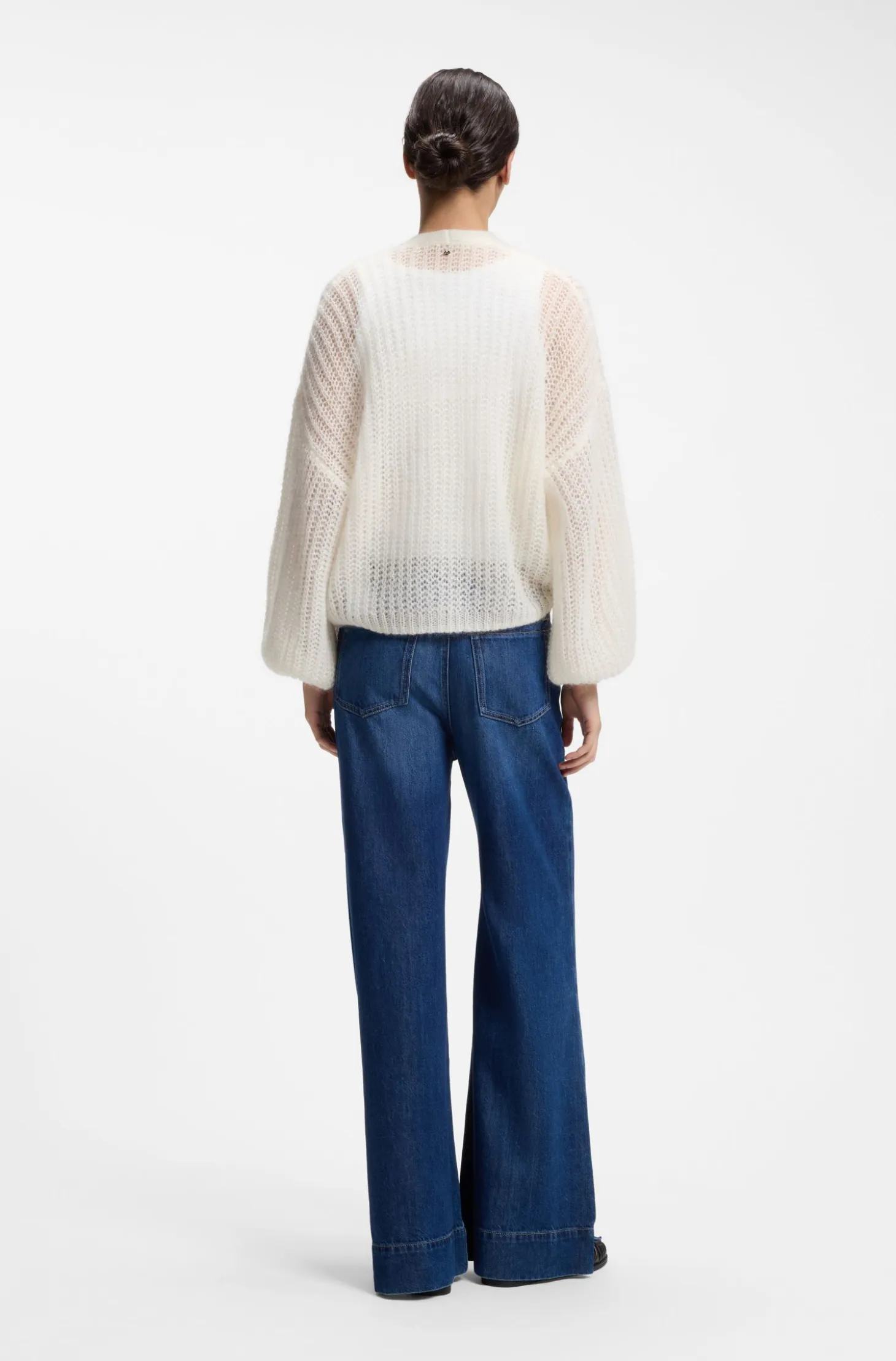 Relaxed-fit cardigan with open-knit structure