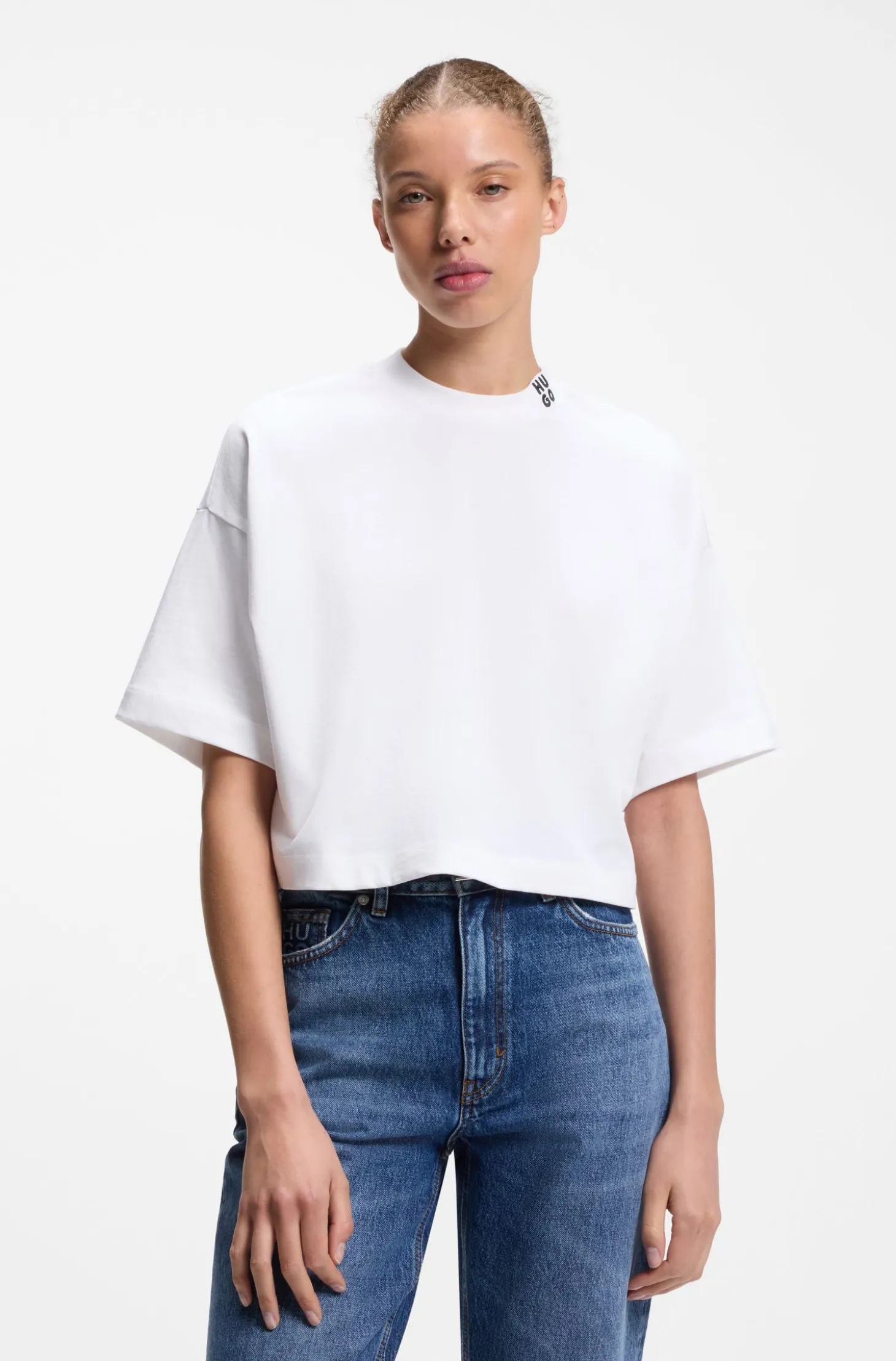 Relaxed-fit cropped T-shirt in cotton with neck logo