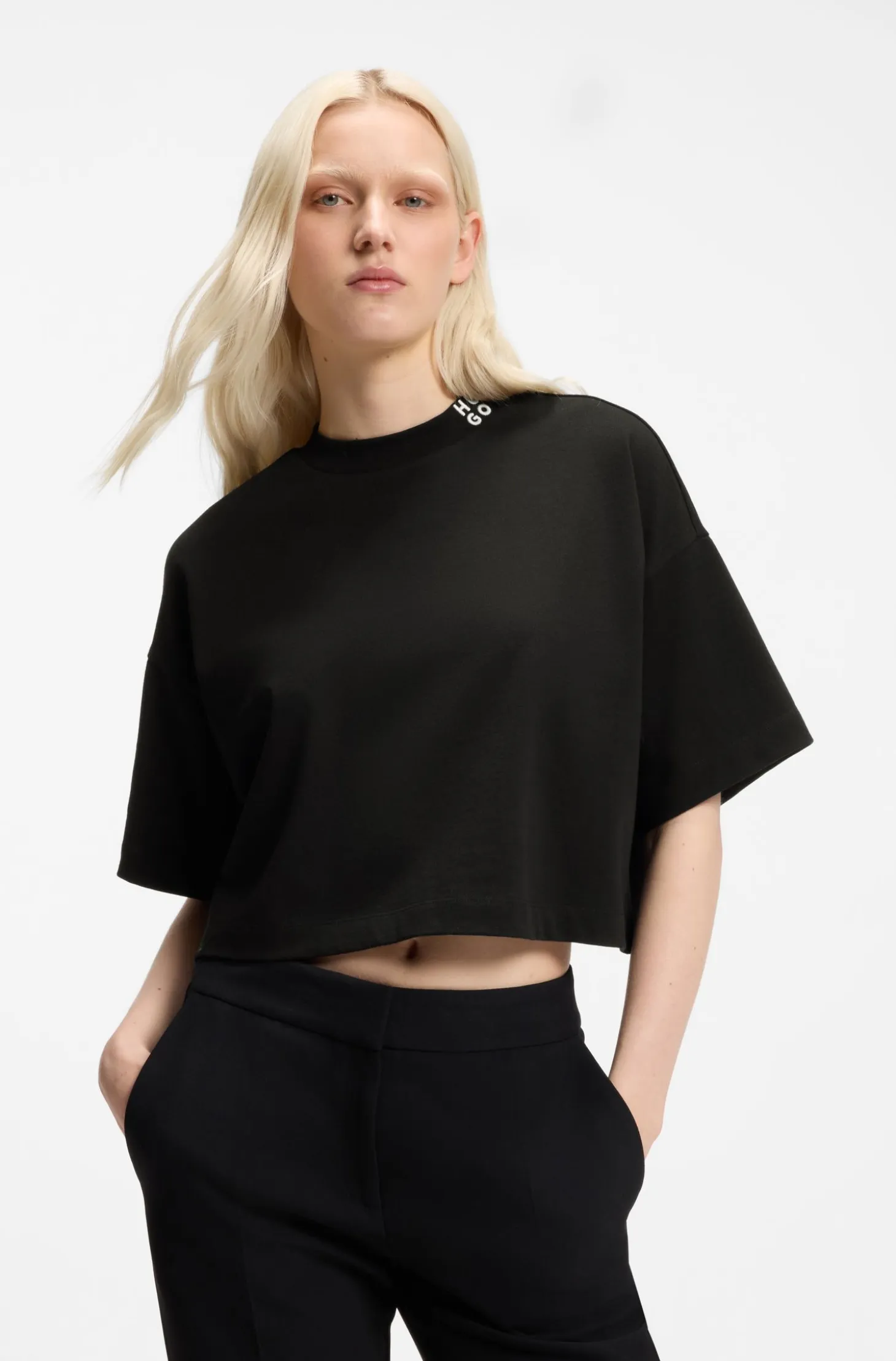 Relaxed-fit cropped T-shirt in cotton with neck logo