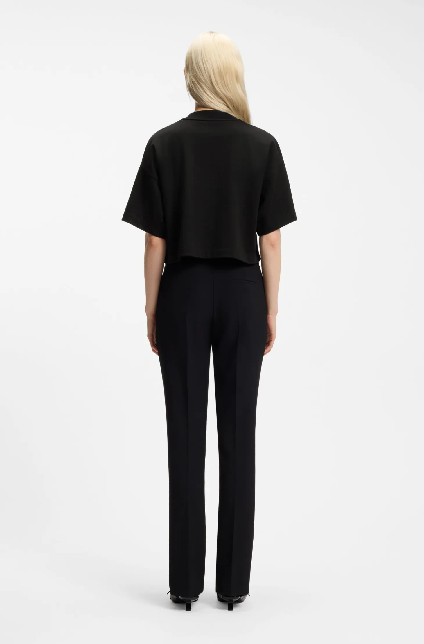 Relaxed-fit cropped T-shirt in cotton with neck logo