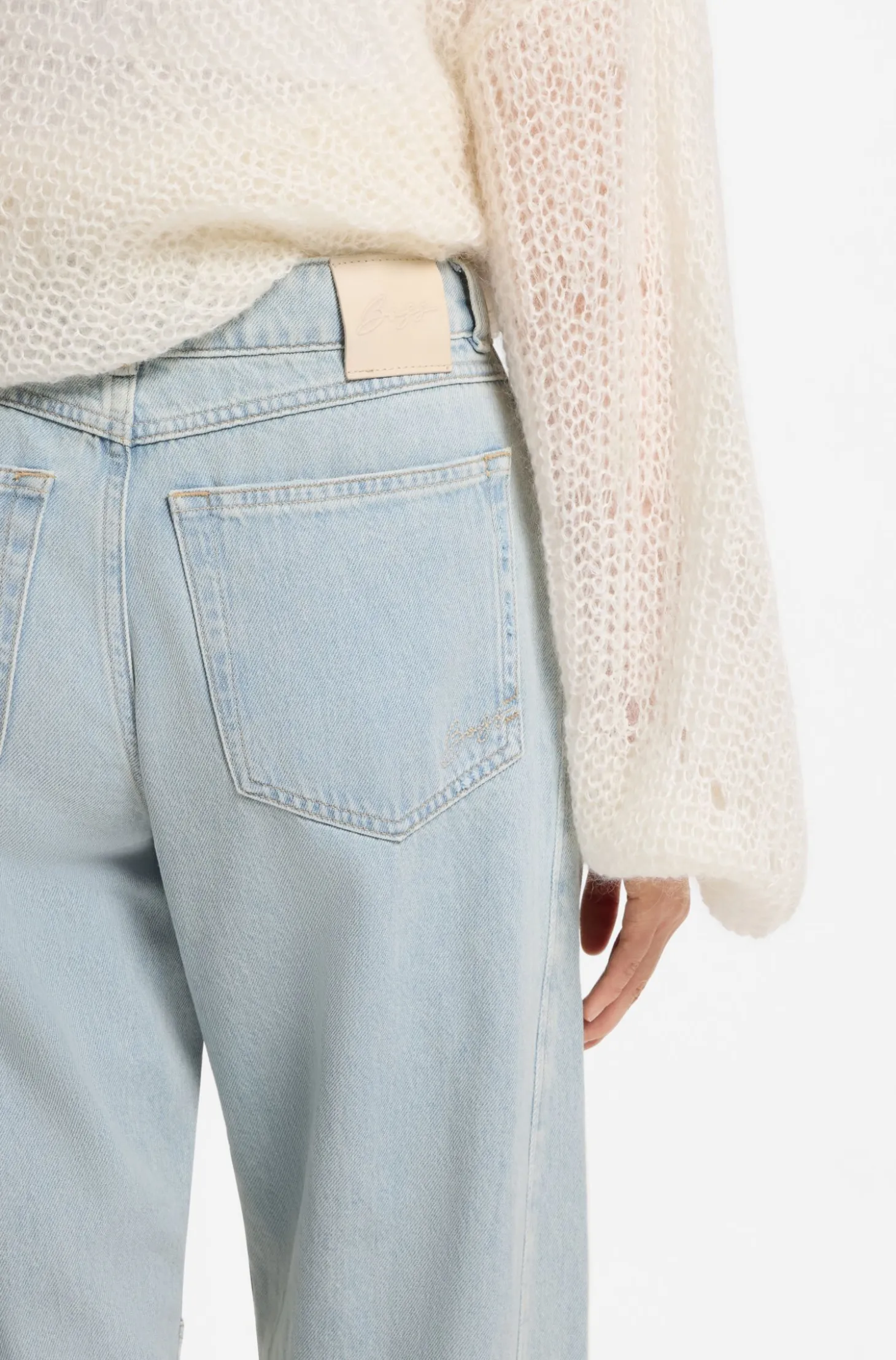 Relaxed-fit jeans with balloon leg