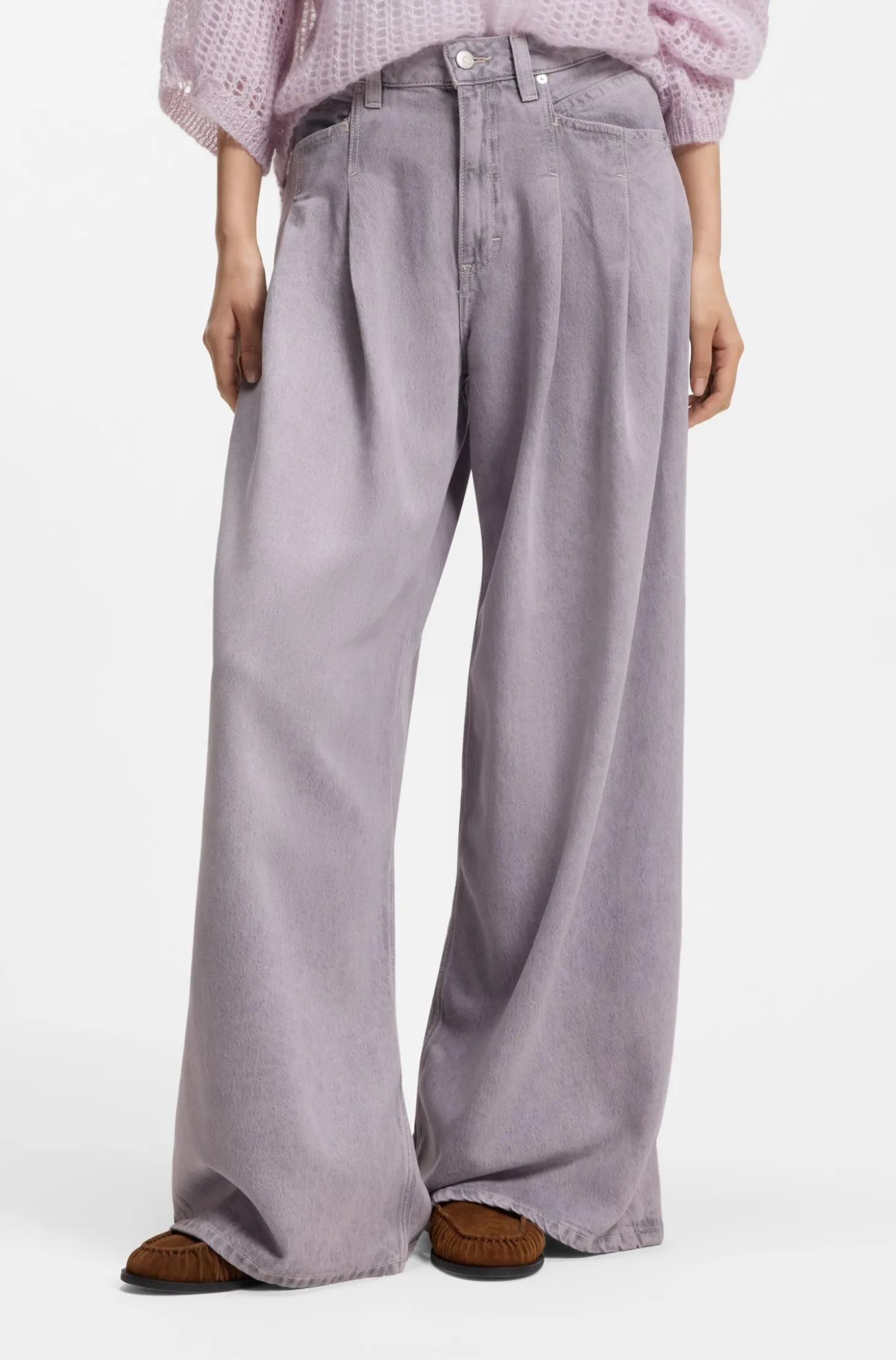 Relaxed-fit jeans with wide leg