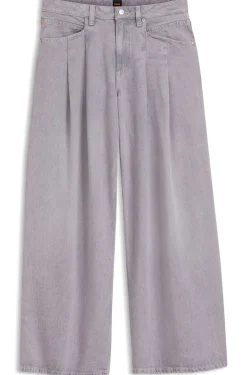 Relaxed-fit jeans with wide leg