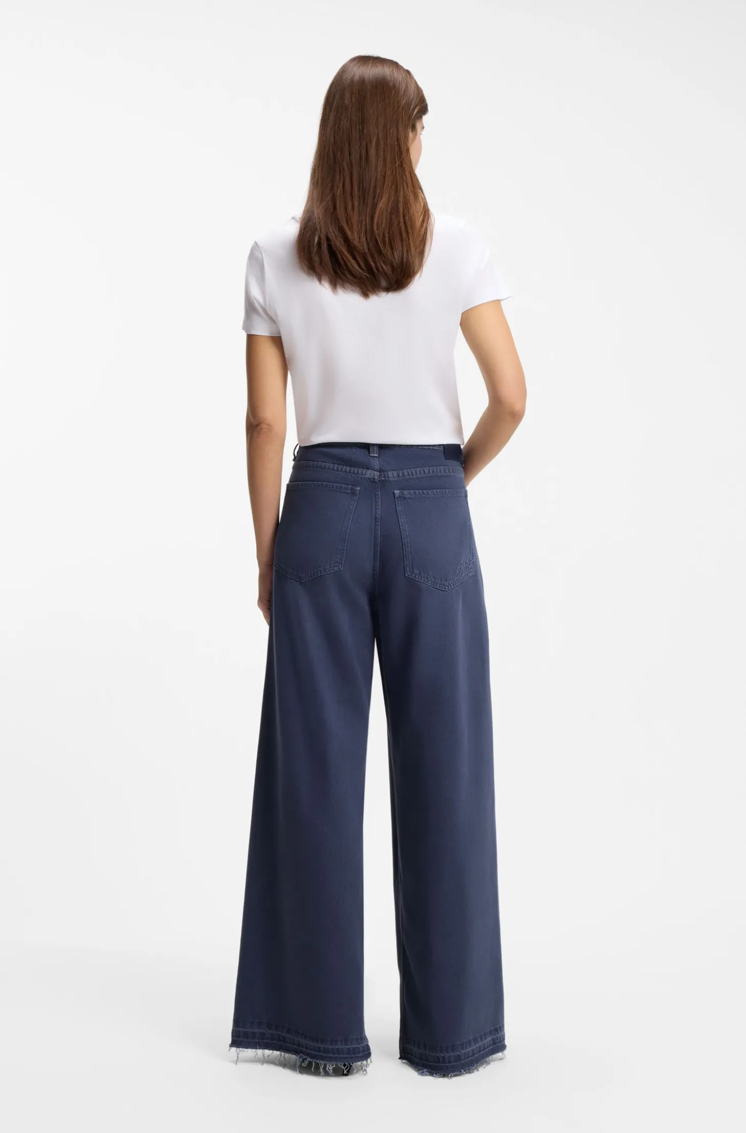 Relaxed-fit jeans with wide leg