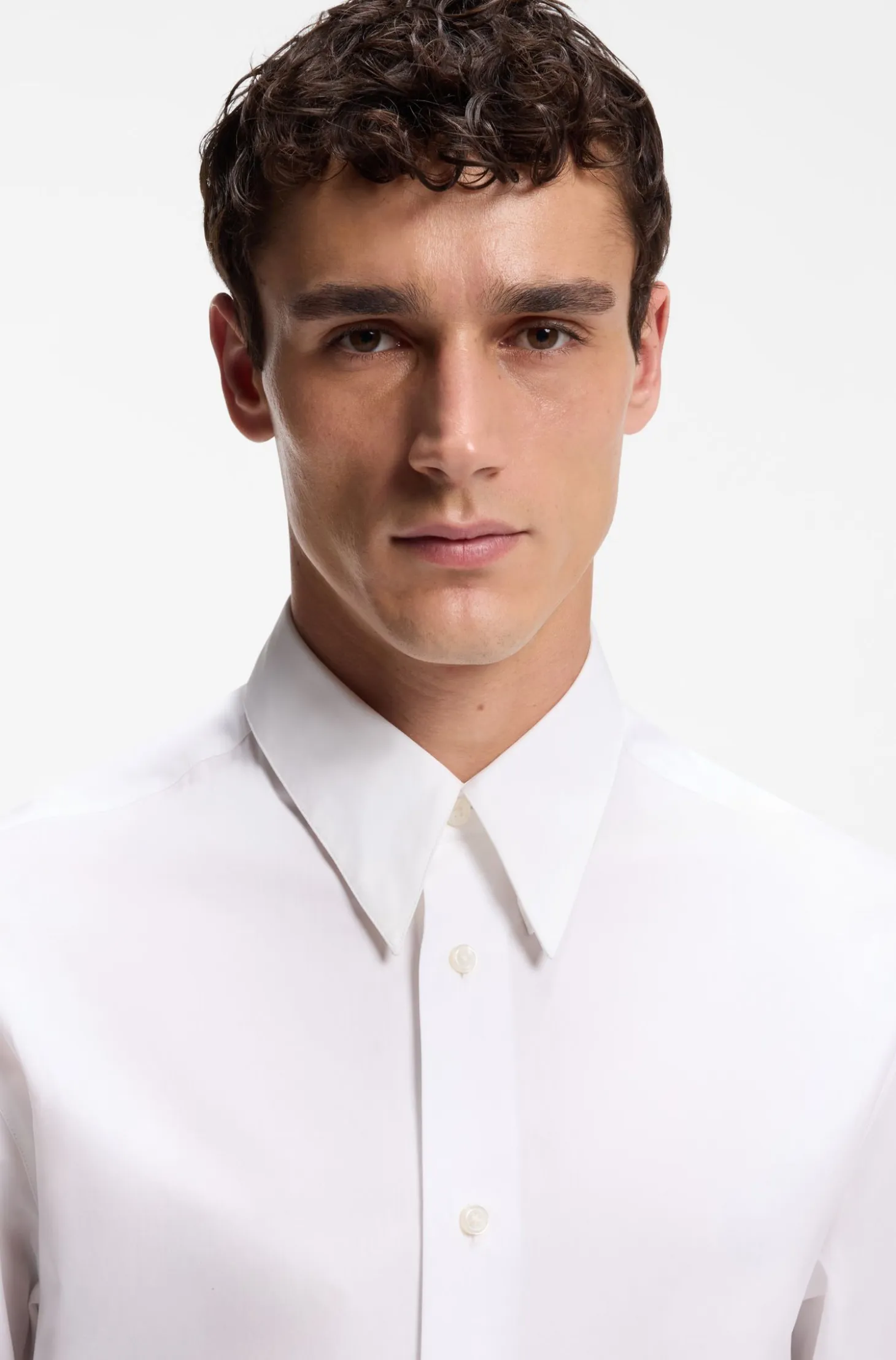 Relaxed-fit shirt in cotton poplin with point collar