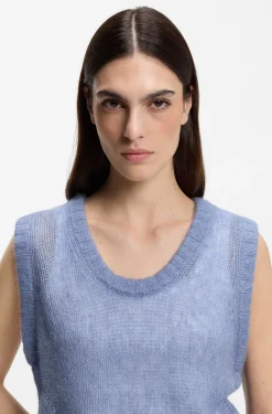 Relaxed-fit top with loose knitted structure