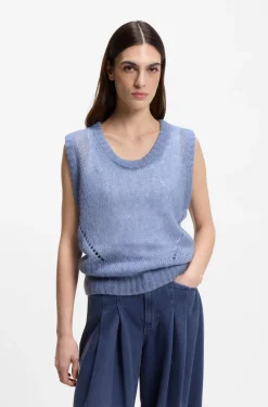 Relaxed-fit top with loose knitted structure