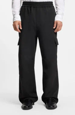 Relaxed-fit trousers with cargo pockets