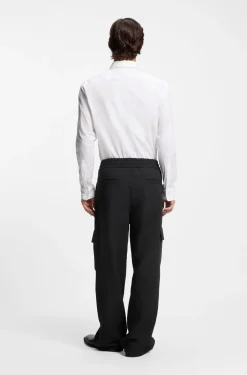 Relaxed-fit trousers with cargo pockets