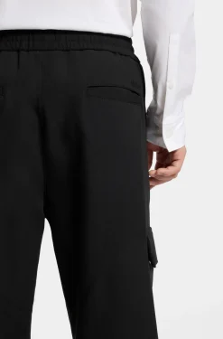 Relaxed-fit trousers with cargo pockets