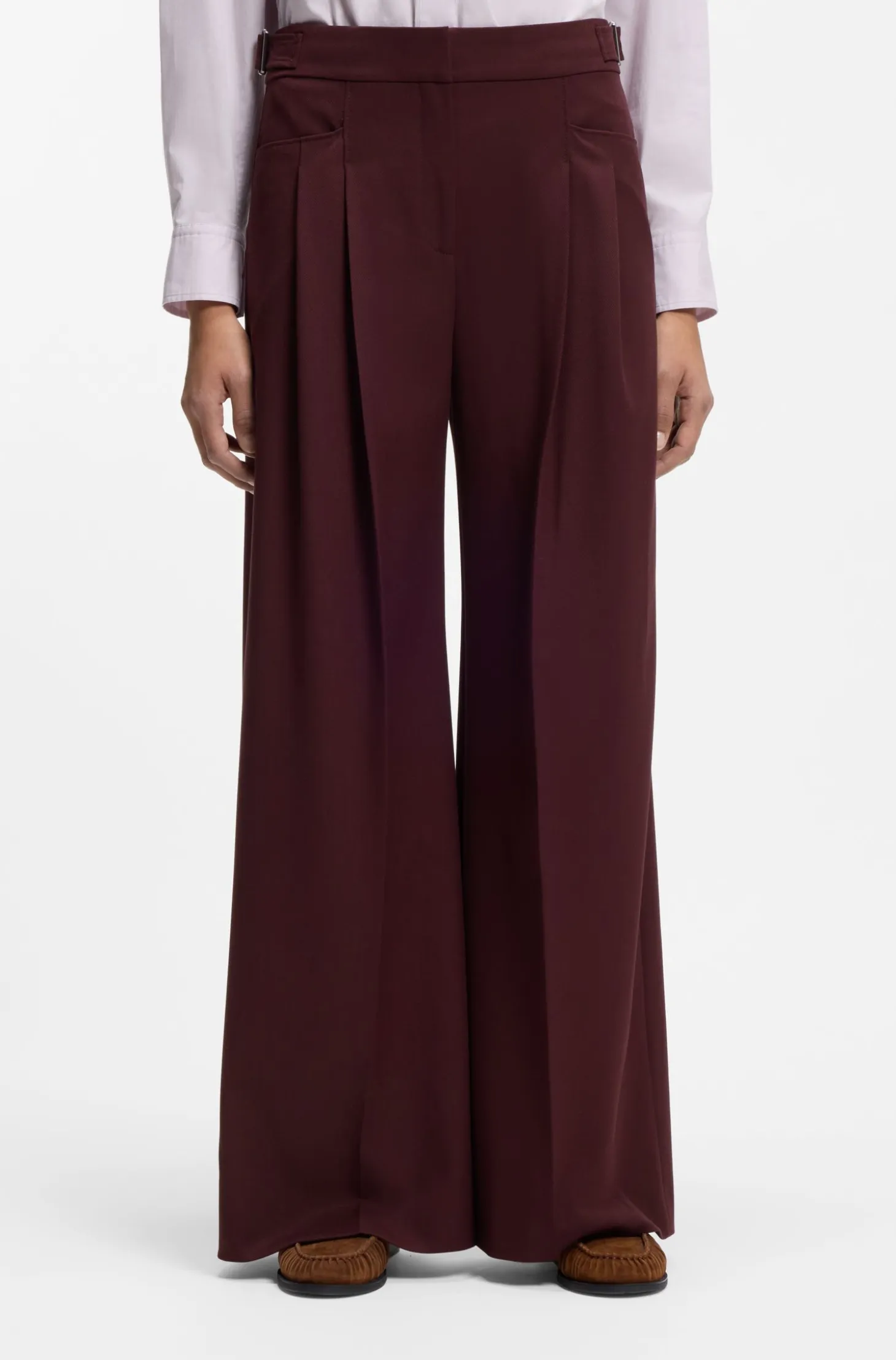 Relaxed-fit trousers with wide leg