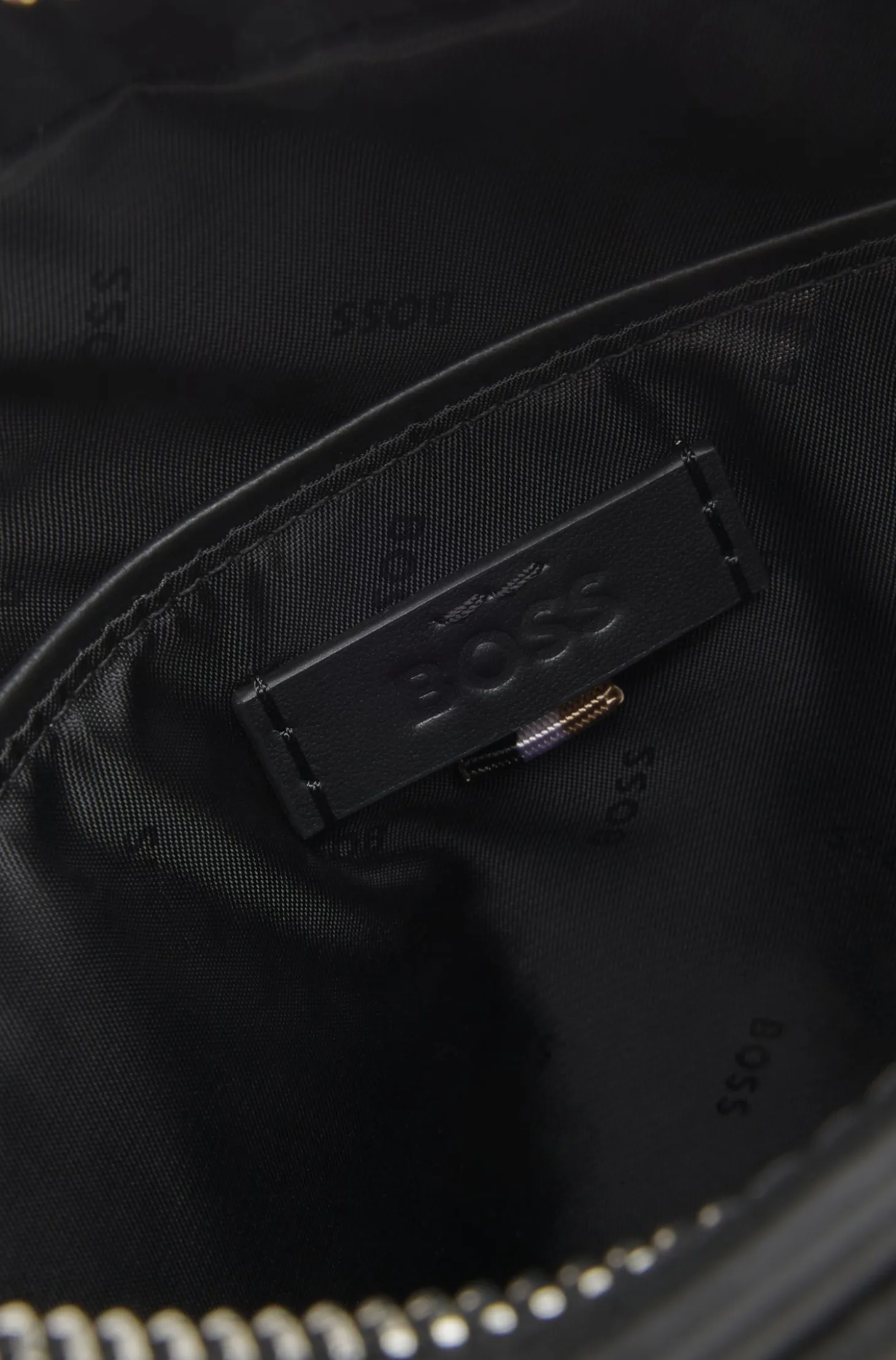 Reporter bag in natural-grain Italian leather