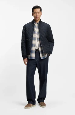 Reversible water-repellent jacket with quilting