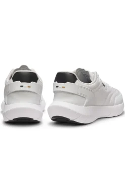 Running trainers with leather trims