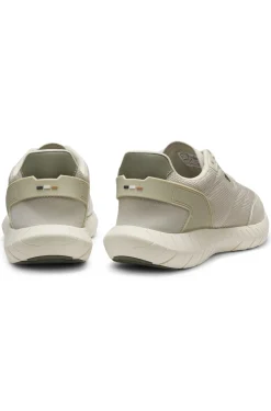 Running trainers with leather trims