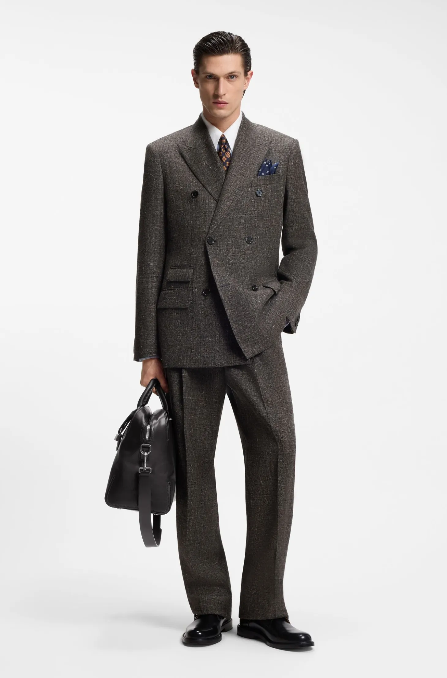 Runway holdall in leather with embossed logo