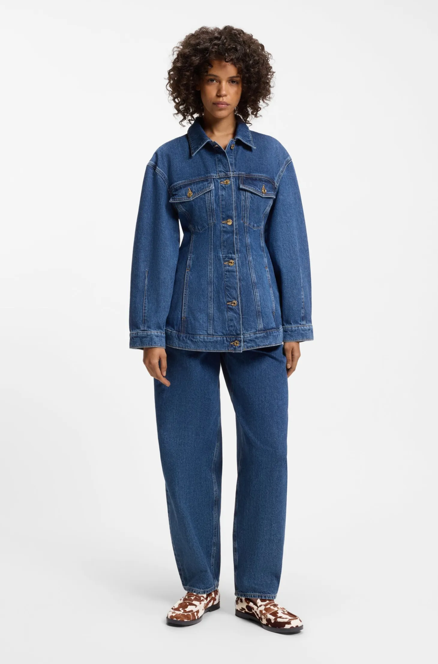 Semi-squared loafers with tonal hardware