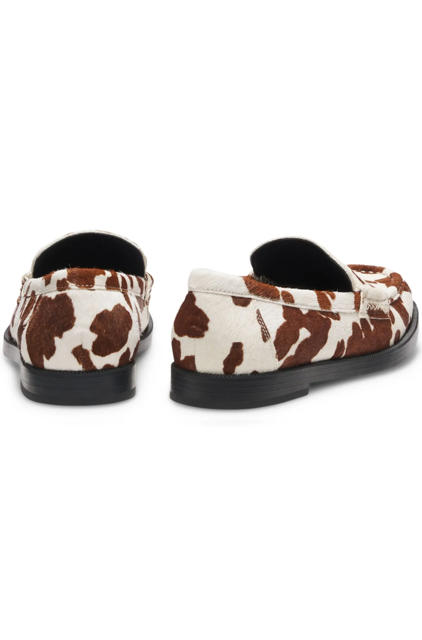 Semi-squared loafers with tonal hardware