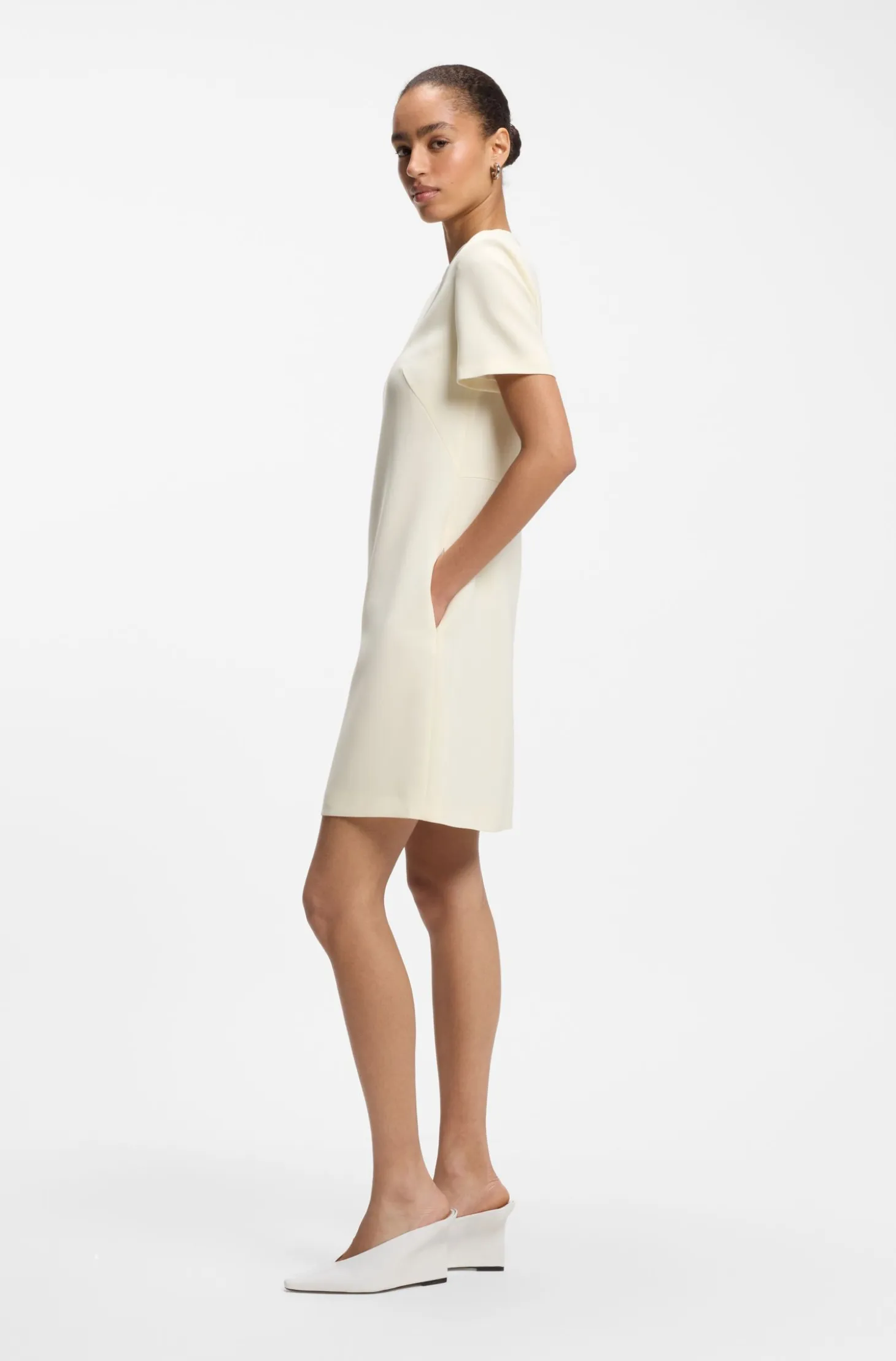 Short-sleeved dress in Japanese crepe