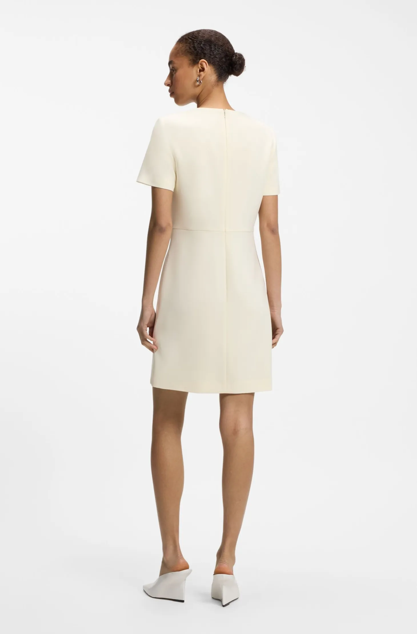Short-sleeved dress in Japanese crepe