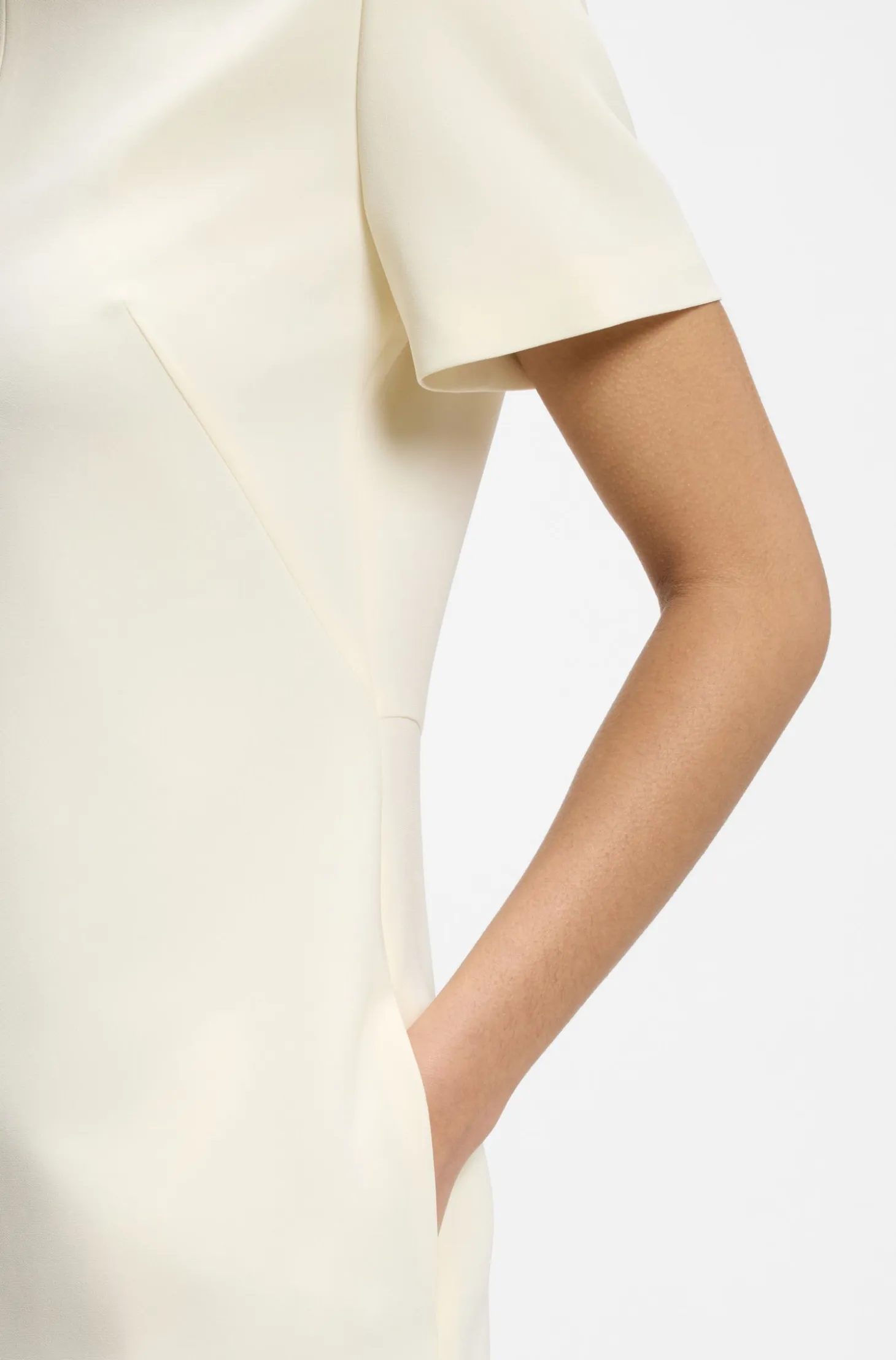 Short-sleeved dress in Japanese crepe