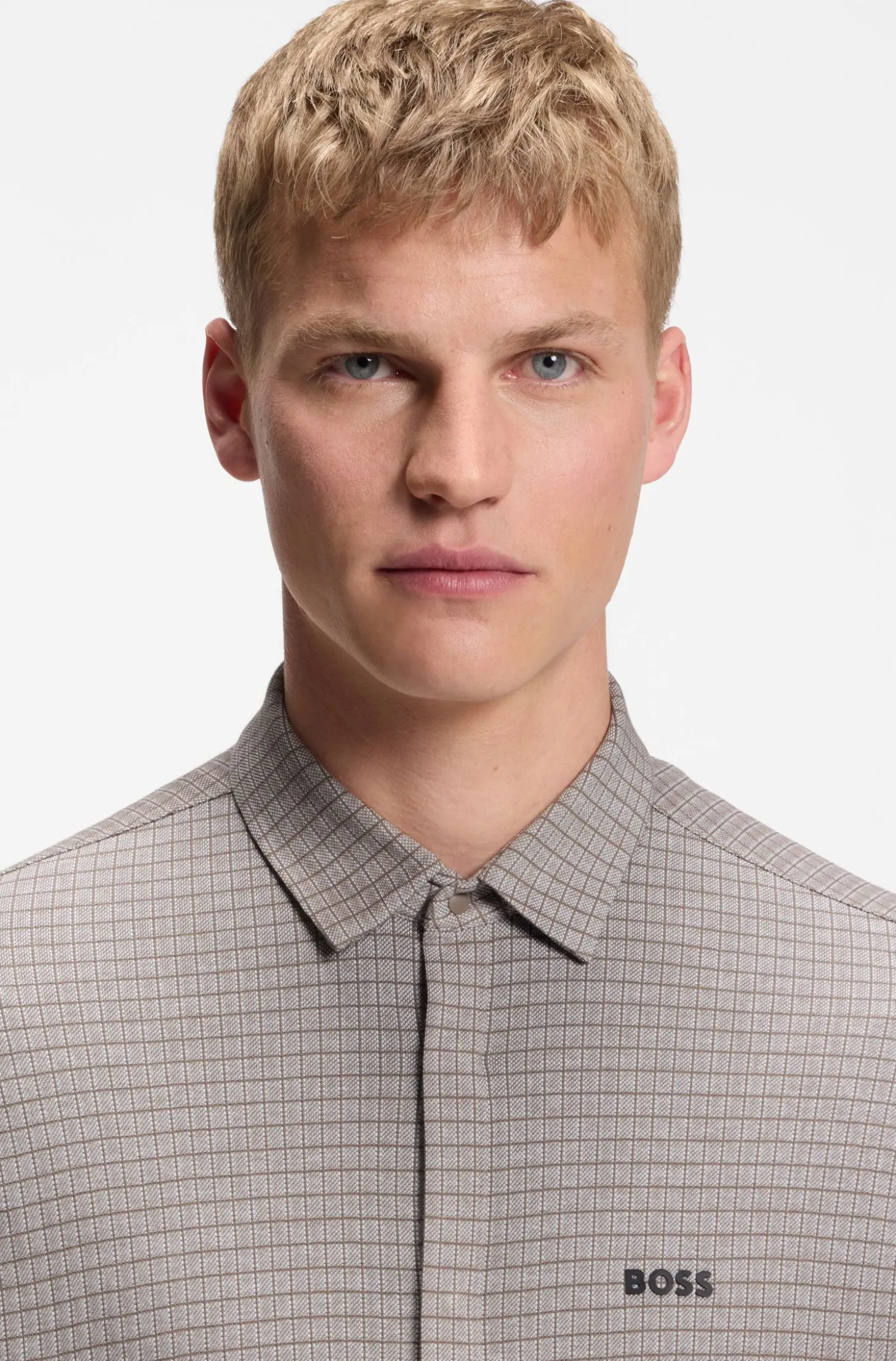 Short-sleeved regular-fit shirt in cotton piqué