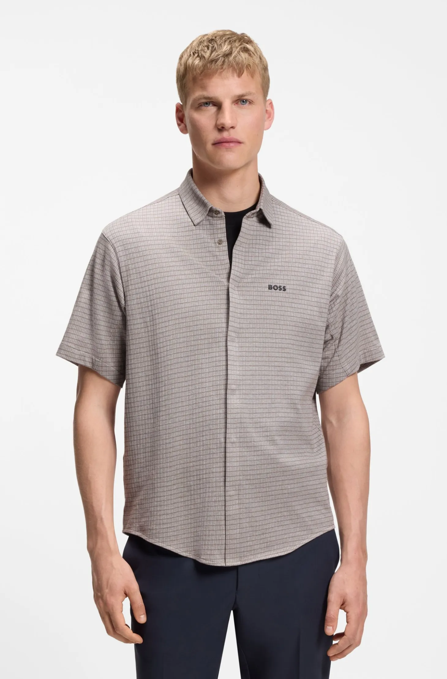 Short-sleeved regular-fit shirt in cotton piqué