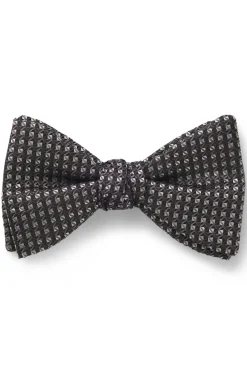 Silk bow tie with jacquard pattern