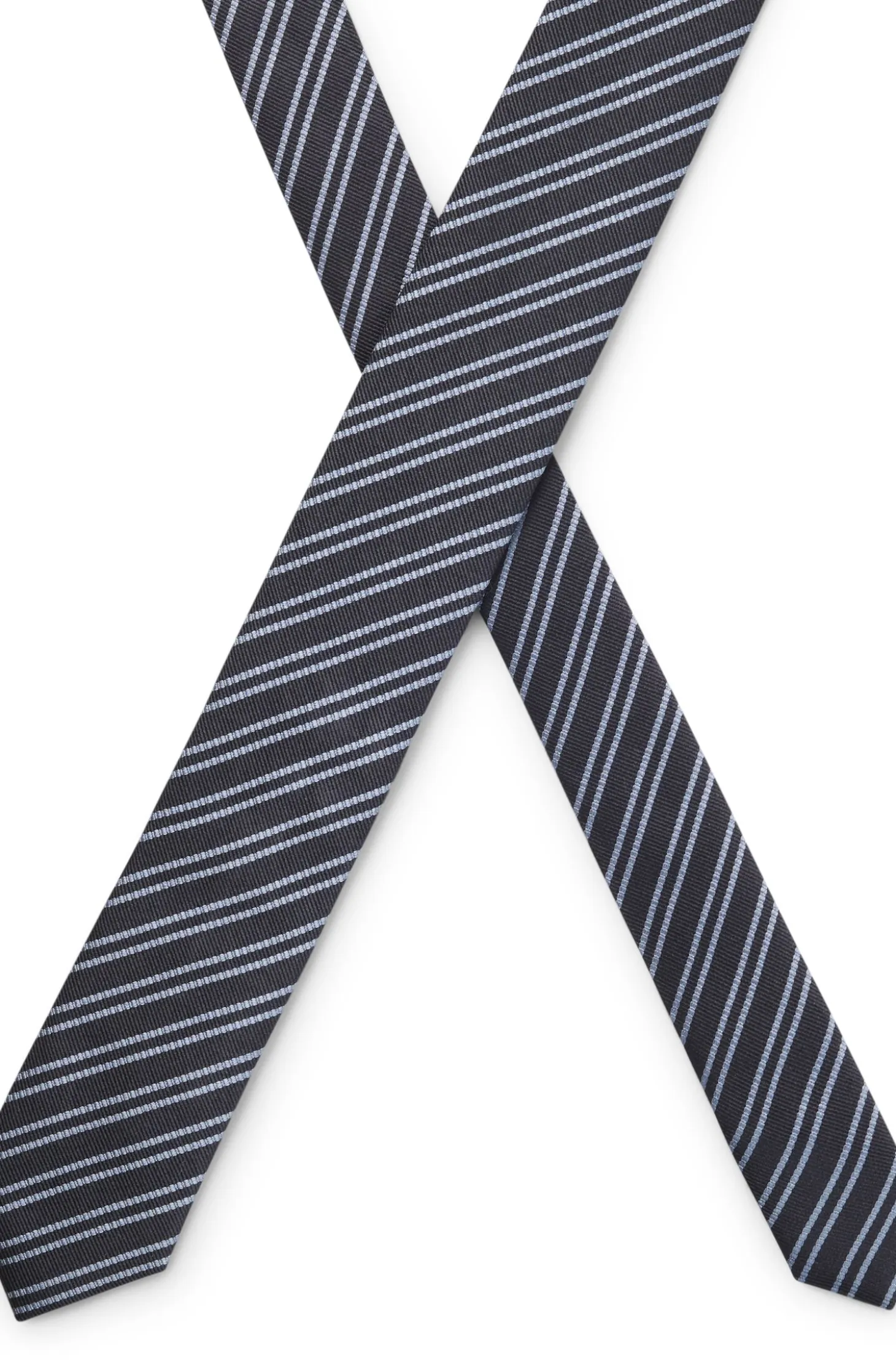 Silk tie with diagonal stripes