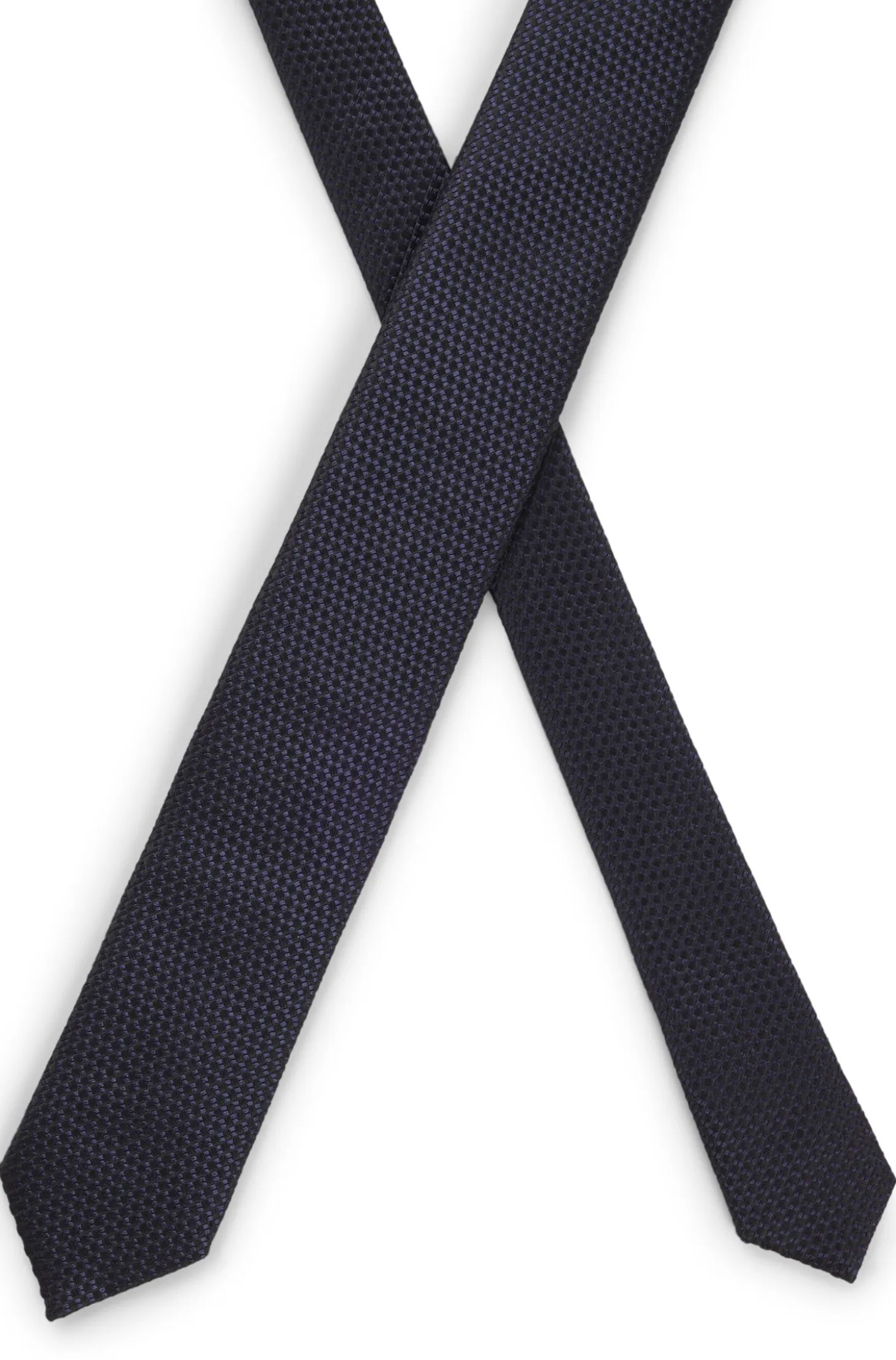 Silk tie with jacquard pattern
