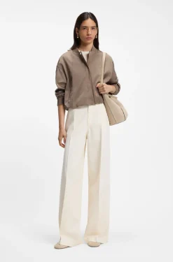 Sleek leather shoulder bag with smooth finish