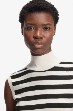Sleeveless mock-neck sweater in merino wool