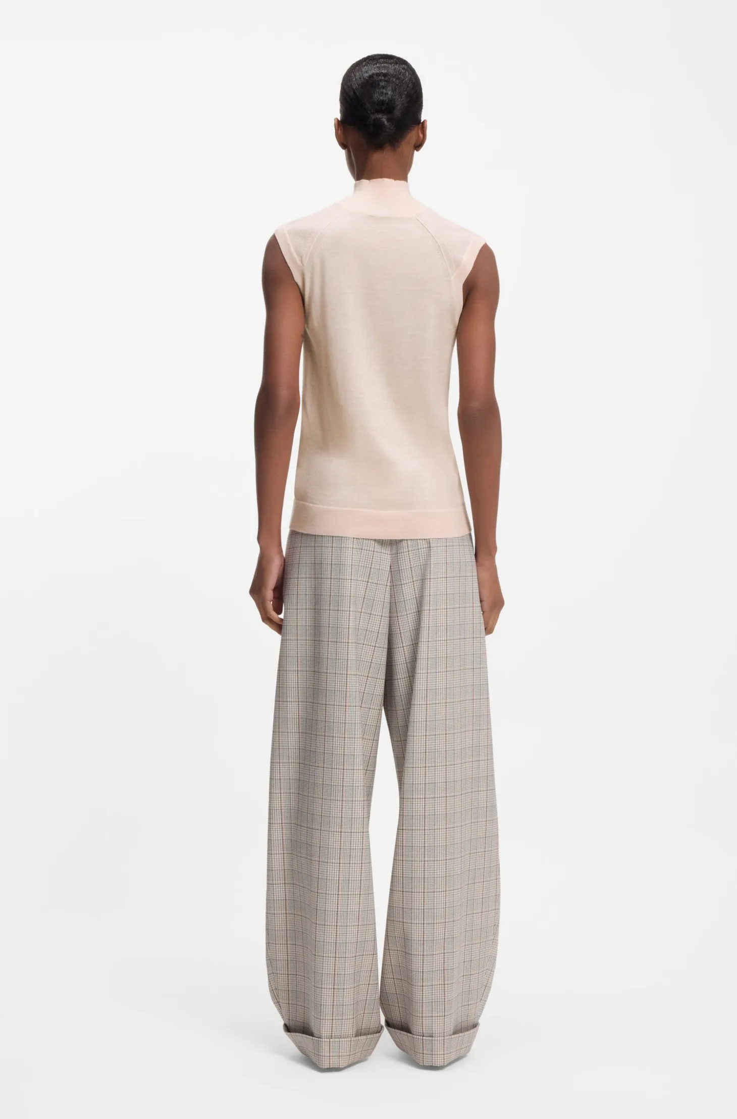 Sleeveless mock-neck sweater in merino wool